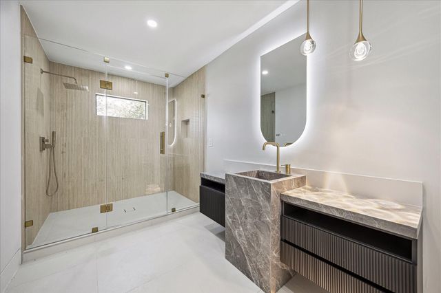 5055 Yarwell Drive, Houston, TX 77096