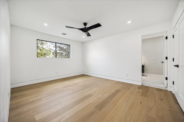 5055 Yarwell Drive, Houston, TX 77096