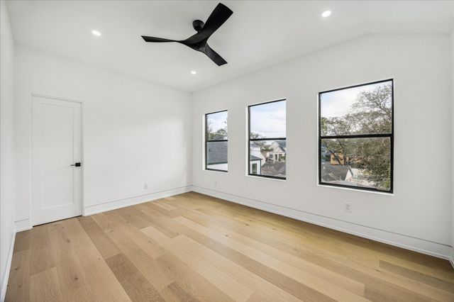 5055 Yarwell Drive, Houston, TX 77096