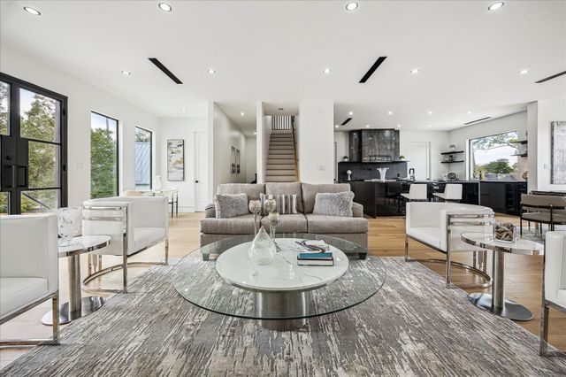 5055 Yarwell Drive, Houston, TX 77096