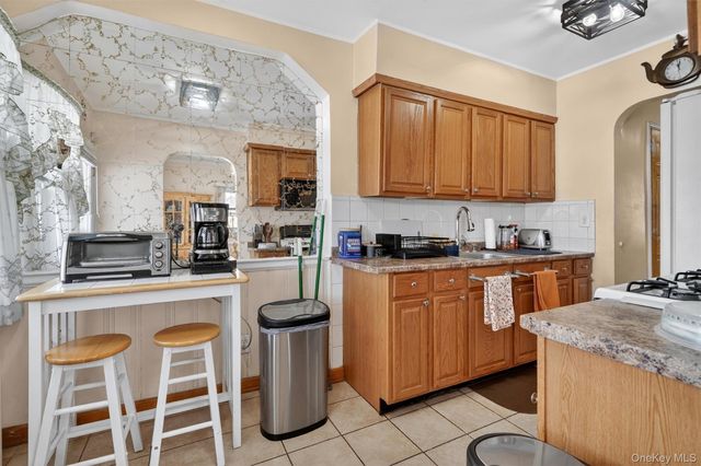 2726 Fenton Avenue, Bronx, NY 10469