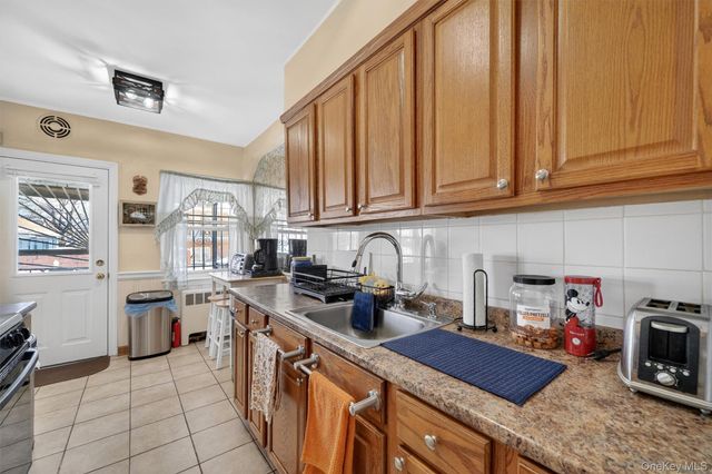 2726 Fenton Avenue, Bronx, NY 10469