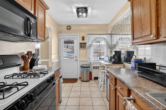 2726 Fenton Avenue, Bronx, NY 10469