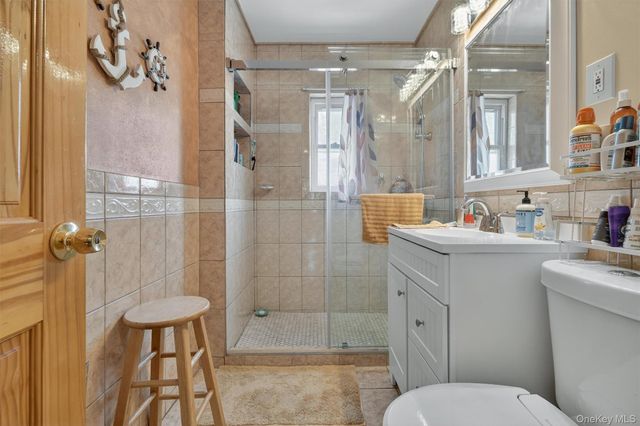 2726 Fenton Avenue, Bronx, NY 10469