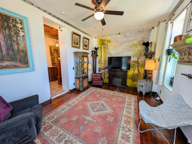 19 S 200 E, Salem, UT 84653