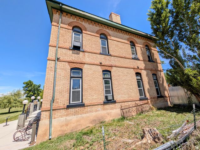 19 S 200 E, Salem, UT 84653