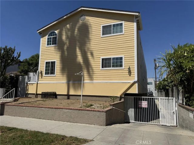 7039 Remmet Avenue G, Canoga Park, CA 91303
