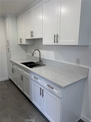 7039 Remmet Avenue G, Canoga Park, CA 91303
