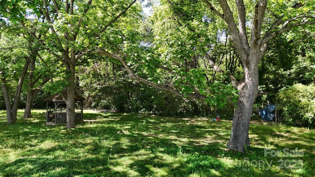 2645 Kool Park Road NE, Hickory, NC 28601