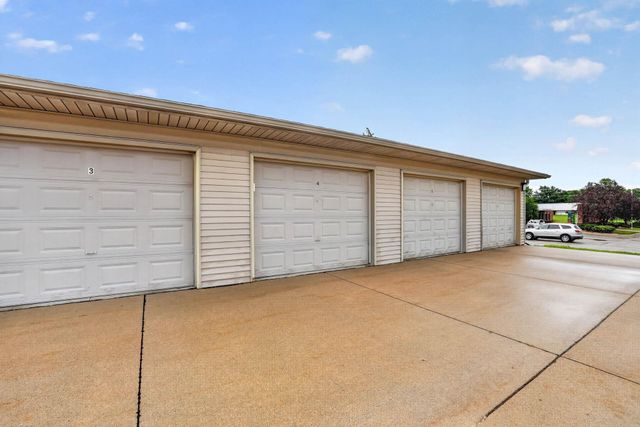 3619 Pheasant Ln Apt 4, Waterloo, IA 50701
