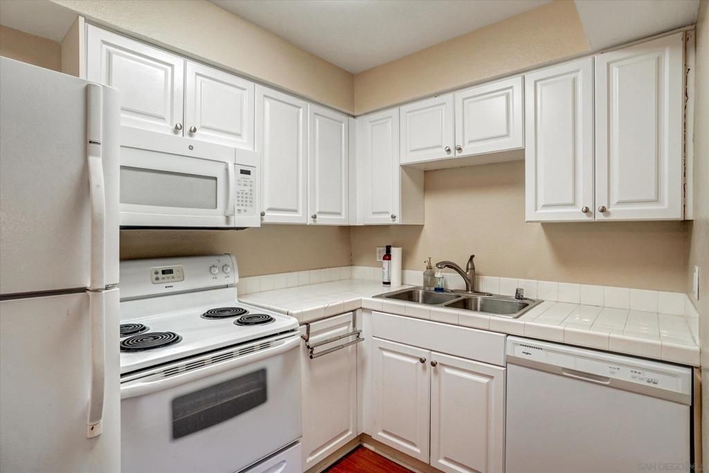 Image 12 of property listing at 6955 Alvarado Rd #61, San Diego, CA 92120