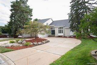 31033 Evergreen Court, Farmington Hills, MI 48331