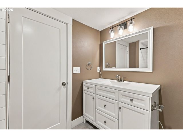 6207 Se 92ND Ave, Portland, OR 97266
