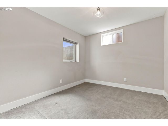 6207 Se 92ND Ave, Portland, OR 97266