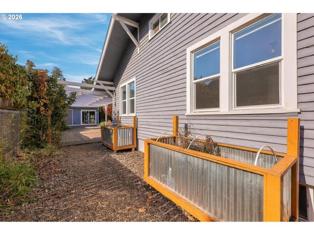 6207 Se 92ND Ave, Portland, OR 97266