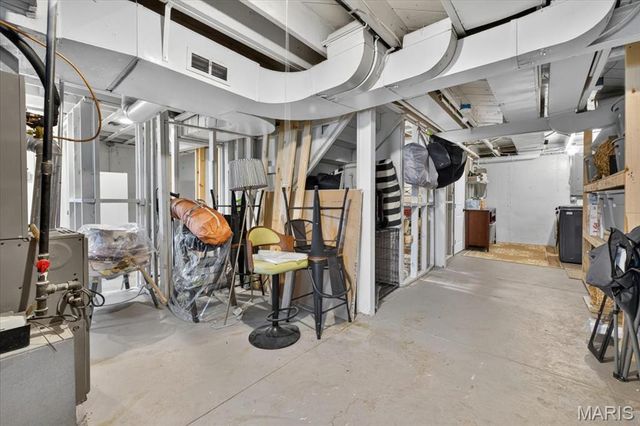 1067 Wilson Avenue, St Louis, MO 63130