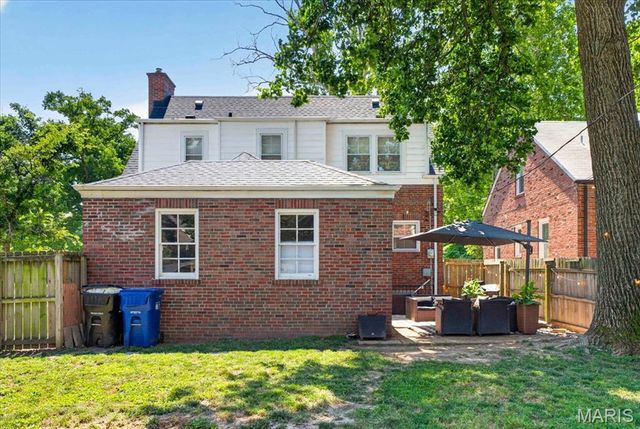 1067 Wilson Avenue, St Louis, MO 63130