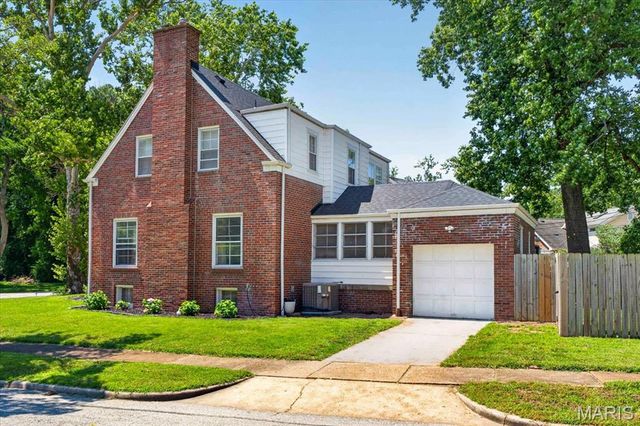 1067 Wilson Avenue, St Louis, MO 63130