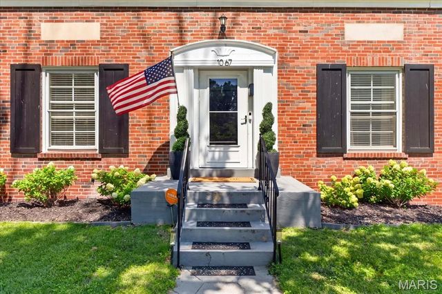 1067 Wilson Avenue, St Louis, MO 63130