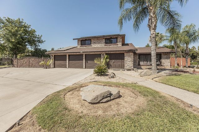 1534 S Sylmar Avenue, Fresno, CA 93727