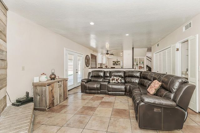1534 S Sylmar Avenue, Fresno, CA 93727