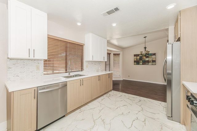 1534 S Sylmar Avenue, Fresno, CA 93727