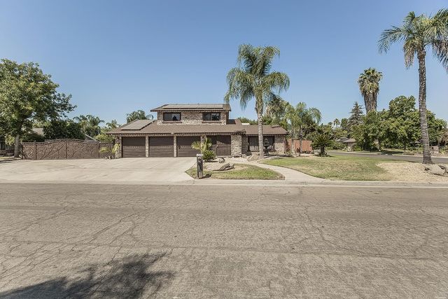 1534 S Sylmar Avenue, Fresno, CA 93727