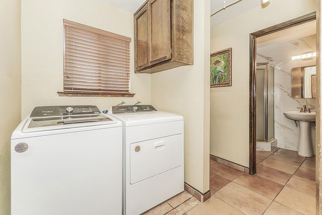 1534 S Sylmar Avenue, Fresno, CA 93727