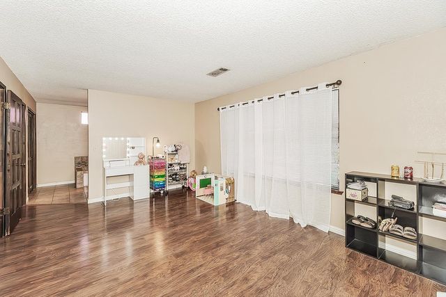 1534 S Sylmar Avenue, Fresno, CA 93727
