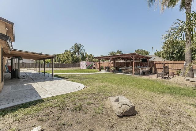1534 S Sylmar Avenue, Fresno, CA 93727