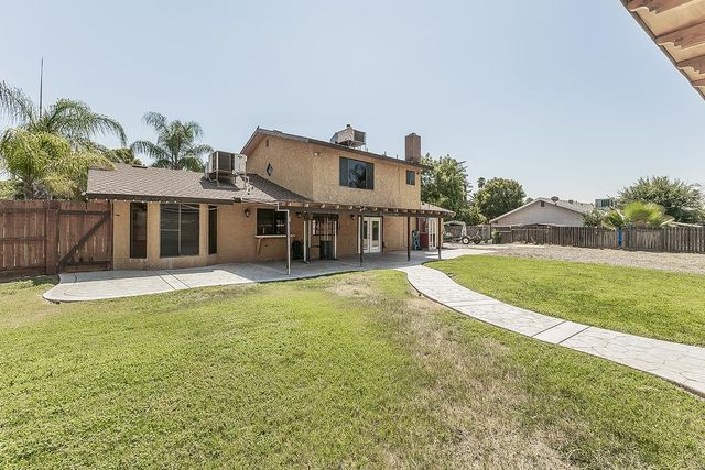 1534 S Sylmar Avenue, Fresno, CA 93727