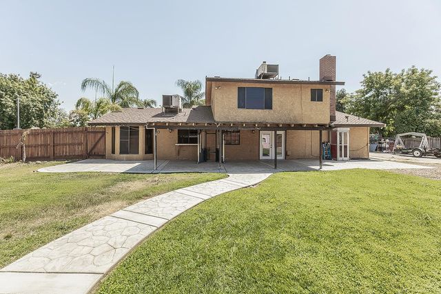 1534 S Sylmar Avenue, Fresno, CA 93727