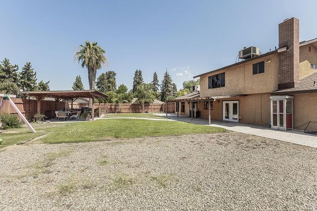1534 S Sylmar Avenue, Fresno, CA 93727