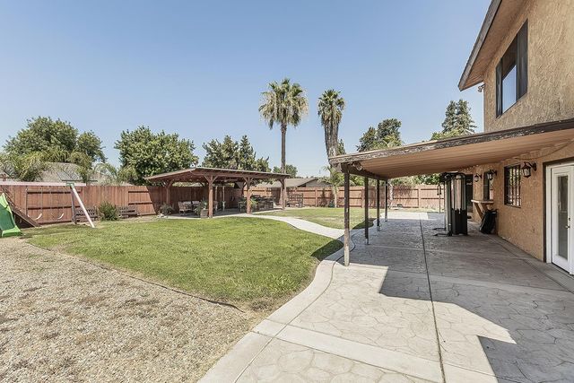 1534 S Sylmar Avenue, Fresno, CA 93727