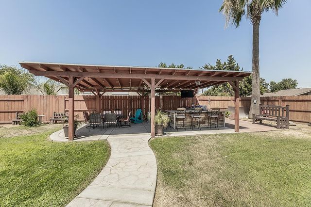 1534 S Sylmar Avenue, Fresno, CA 93727