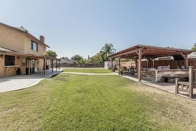 1534 S Sylmar Avenue, Fresno, CA 93727