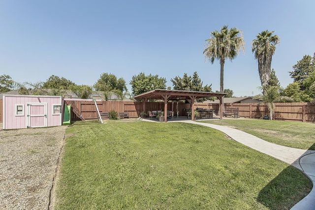 1534 S Sylmar Avenue, Fresno, CA 93727