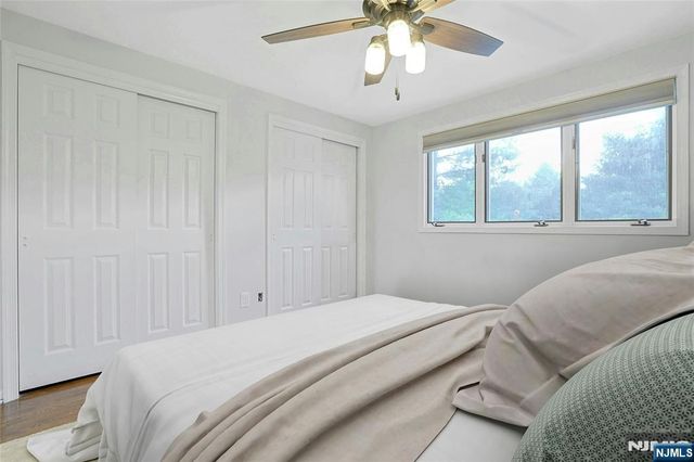 21 Whitman Lane, Mahwah, NJ 07430