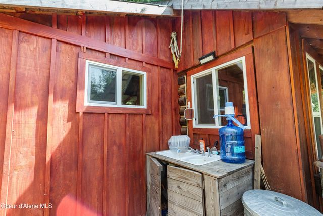40 Laid Back DR, Sandpoint, ID 83864