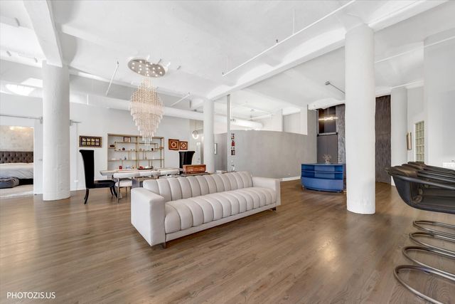 1000 W Washington Boulevard 202, Chicago, IL 60607