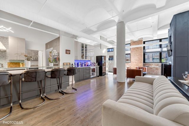 1000 W Washington Boulevard 202, Chicago, IL 60607