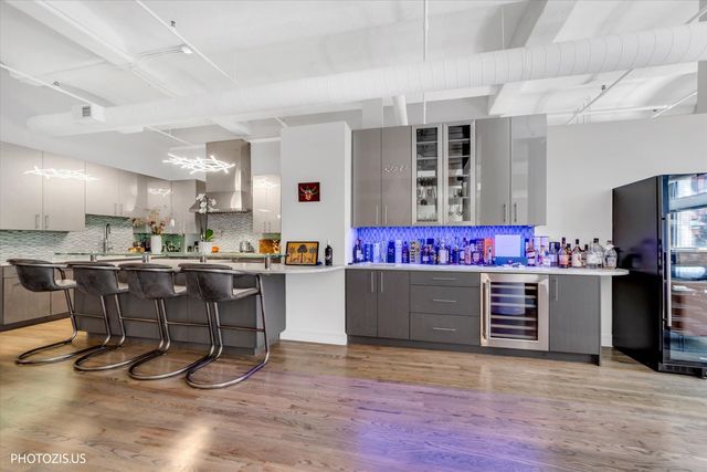 1000 W Washington Boulevard 202, Chicago, IL 60607