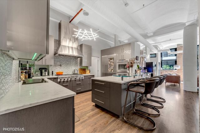 1000 W Washington Boulevard 202, Chicago, IL 60607