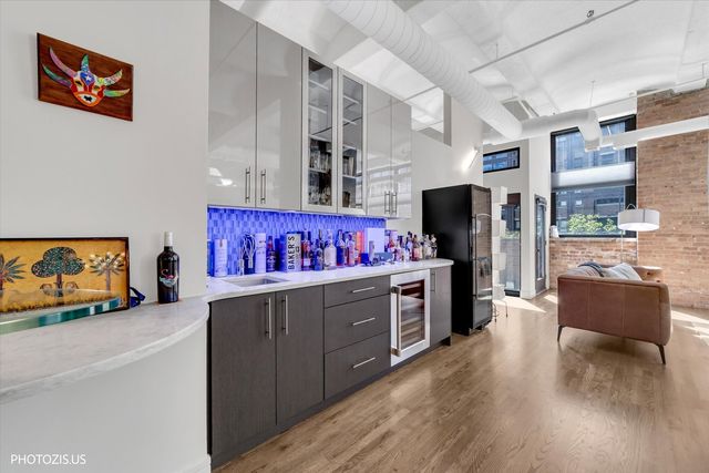1000 W Washington Boulevard 202, Chicago, IL 60607