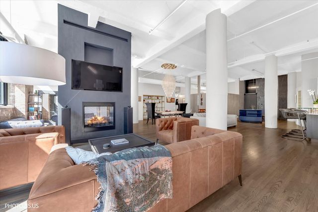 1000 W Washington Boulevard 202, Chicago, IL 60607