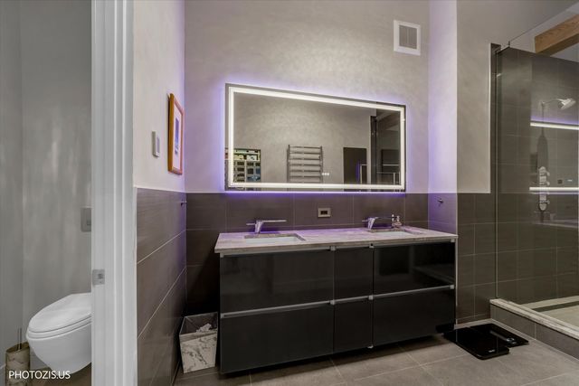 1000 W Washington Boulevard 202, Chicago, IL 60607