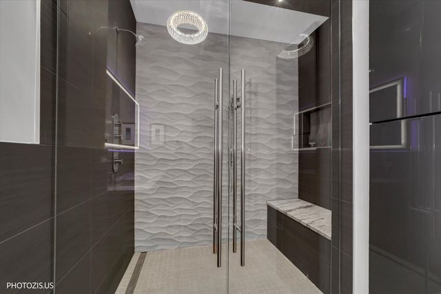 1000 W Washington Boulevard 202, Chicago, IL 60607