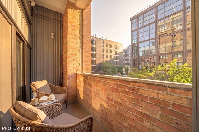 1000 W Washington Boulevard 202, Chicago, IL 60607