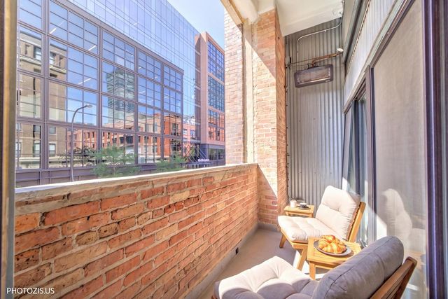 1000 W Washington Boulevard 202, Chicago, IL 60607