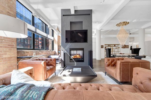 1000 W Washington Boulevard 202, Chicago, IL 60607